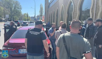 Обіцяв посприяти у знятті з військового обліку: в Одесі затримали псевдоадвоката Обіцяв посприяти у знятті з військового обліку: в Одесі затримали псевдоадвоката