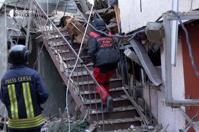 "Шахед" влучив у будинок: загибла жінка, 17 травмованих — що розповідають очевидці атаки на Одесу "Шахед" влучив у будинок: загибла жінка, 17 травмованих — що розповідають очевидці атаки на Одесу
