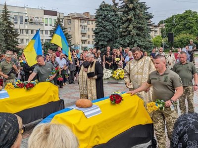 17 червня 2023 року Рівне попрощалось з Олегом Адрущаком та Андрієм Ципруком 17 червня 2023 року Рівне попрощалось з Олегом Адрущаком та Андрієм Ципруком