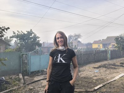 У Кривому Розі через пожежу на складах загорілися приватні оселі: що розповідають місцеві У Кривому Розі через пожежу на складах загорілися приватні оселі: що розповідають місцеві