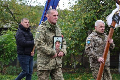 Луцька громада попрощалася з 44-річним захисником Віктором Бондаруком Луцька громада попрощалася з 44-річним захисником Віктором Бондаруком