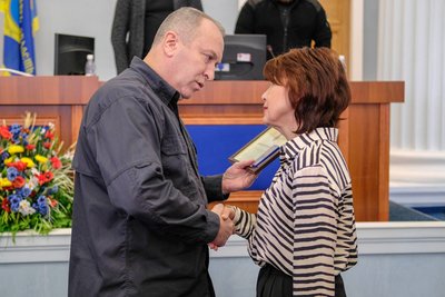 У Черкасах сім’ям загиблих прикордонників вручили державні нагороди У Черкасах сім’ям загиблих прикордонників вручили державні нагороди