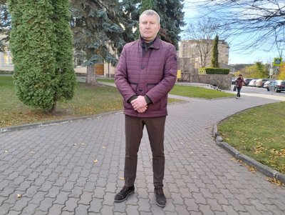 У Луцьку розпочали ремонт пошкодженого російським дроном будинку на Відродження