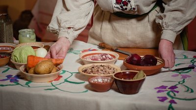 "Кулінарний спадок": особливості червоного борщу з вишнями по-гощанськи з Рівненщини "Кулінарний спадок": особливості червоного борщу з вишнями по-гощанськи з Рівненщини