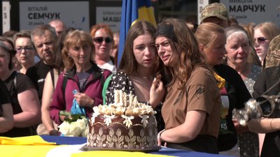 З військовими Павлом Поліщуком та Володимиром Цекларем попрощалися у Рівному З військовими Павлом Поліщуком та Володимиром Цекларем попрощалися у Рівному