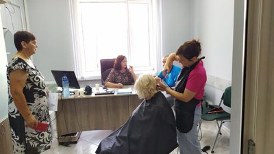 У селах Золотоніської громади працює виїзна перукарня У селах Золотоніської громади працює виїзна перукарня