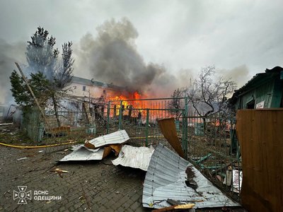РФ атакувала південь Одещини: троє поранених, горіли бази відпочинку РФ атакувала південь Одещини: троє поранених, горіли бази відпочинку