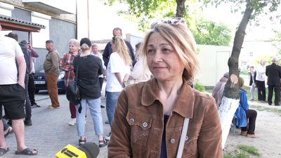 Торговий центр біля дитячого майданчика: жителі будинку у Костополі на Рівненщині вимагають зупинити будівництво Торговий центр біля дитячого майданчика: жителі будинку у Костополі на Рівненщині вимагають зупинити будівництво