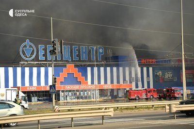 «Не чули звуку дрона»: очевидці розповіли про атаку РФ на «Епіцентр» в Одесі