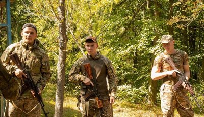 Домедична допомога, робота з БпЛА і НРК, поводження зброєю: у Дніпрі 140 людей пройшли молодіжний вишкіл Домедична допомога, робота з БпЛА і НРК, поводження зброєю: у Дніпрі 140 людей пройшли молодіжний вишкіл