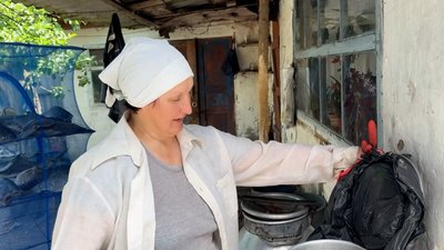 Останніх пів місяця без електрики, водопостачання та зв’язку: як живуть люди у прикордонних селах Чернігівщини Останніх пів місяця без електрики, водопостачання та зв’язку: як живуть люди у прикордонних селах Чернігівщини