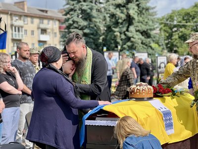 Загинув у Курській області: із солдатом Ярославом Плещуком попрощалися у Рівному Загинув у Курській області: із солдатом Ярославом Плещуком попрощалися у Рівному