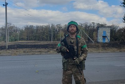Військовослужбовець Артем із псевдо Саур у Мирнограді, жовтень 2024 року Військовослужбовець Артем із псевдо Саур у Мирнограді, жовтень 2024 року