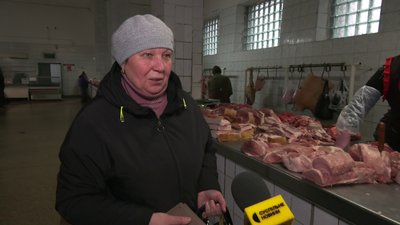 Що кажуть продавці та покупці про ціни на свіже м’ясо та сало на ринку у Рівному Що кажуть продавці та покупці про ціни на свіже м’ясо та сало на ринку у Рівному