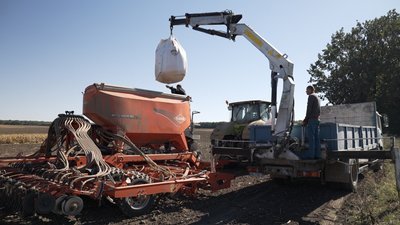 "Головне, щоб була погода": на Вінниччині триває посівна "Головне, щоб була погода": на Вінниччині триває посівна