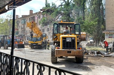 КАБ поцілив у будинок у Краматорську: як розбирають завали — фото