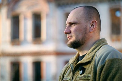 "Ми б’ємося з ворогом обличчям до обличчя, а РФ воює з нашими рідними". Інтервʼю з 31-річним Героєм України з Павлограда "Ми б’ємося з ворогом обличчям до обличчя, а РФ воює з нашими рідними". Інтервʼю з 31-річним Героєм України з Павлограда