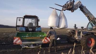 На Вінниччині завершують підживлення озимини На Вінниччині завершують підживлення озимини
