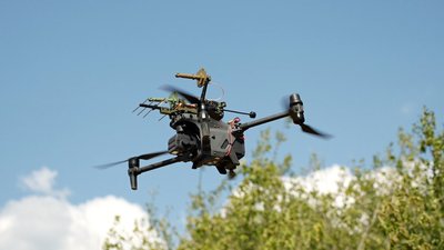 Безпілотник з ретранслятором злітає Донецька область 7 серпня 2025 рік Безпілотник з ретранслятором злітає Донецька область 7 серпня 2025 рік
