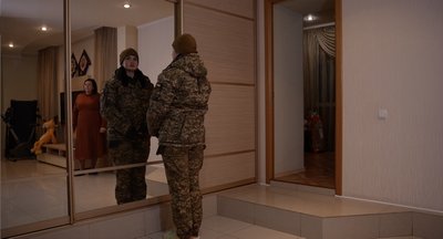 Чекала повноліття, щоб стати військовою: історія черкащанки Дарини Лишко Чекала повноліття, щоб стати військовою: історія черкащанки Дарини Лишко