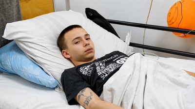 Бійка у школі на Кіровоградщині: 14-річний хлопець у лікарні з переломом, поліція відкрила провадження Бійка у школі на Кіровоградщині: 14-річний хлопець у лікарні з переломом, поліція відкрила провадження