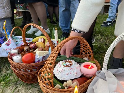 Як на Буковині освячували великодні кошики: фоторепортаж Як на Буковині освячували великодні кошики: фоторепортаж