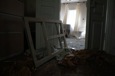 “Впала не землю, тому врятувалась”: армія РФ атакувала КАБами Ворожбу на Сумщині “Впала не землю, тому врятувалась”: армія РФ атакувала КАБами Ворожбу на Сумщині