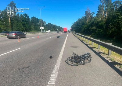 Збив насмерть велосипедиста у Київській області: водія затримали Збив насмерть велосипедиста у Київській області: водія затримали