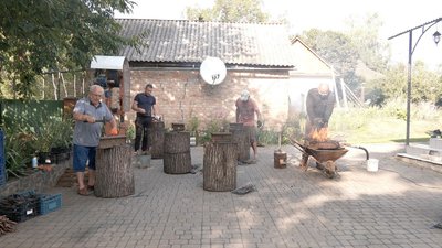 На Вінниччині для оборонців виготовляють скоби