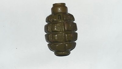 На Львівщині в 47-річного чоловіка поліцейські вилучили три гранати На Львівщині в 47-річного чоловіка поліцейські вилучили три гранати