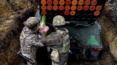 Робота артилерії РСЗВ "Град" Покровський напрямок бригада Націнальної гвардії України "Червона калина" Донецька область 24 січня 2025 рік Робота артилерії РСЗВ "Град" Покровський напрямок бригада Націнальної гвардії України "Червона калина" Донецька область 24 січня 2025 рік