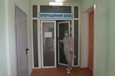 Повернулась до Херсона, щоб рятувати людські життя. Історія операційної медсестри Повернулась до Херсона, щоб рятувати людські життя. Історія операційної медсестри