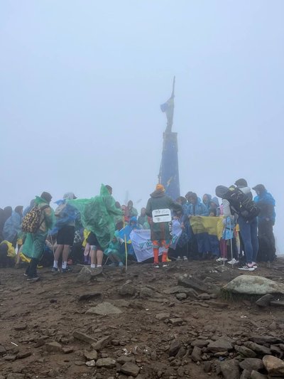 Встановили рекорд України. Діти з інвалідністю піднялися на п'ять вершин Карпат Встановили рекорд України. Діти з інвалідністю піднялися на п'ять вершин Карпат