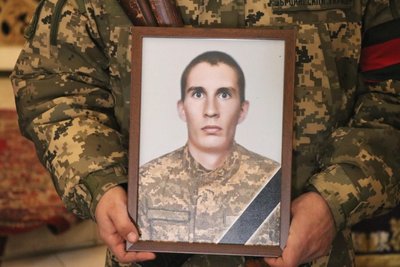 У Полтаві попрощалися із двома захисниками України: Володимиром Кіпричем та Іваном Несеном У Полтаві попрощалися із двома захисниками України: Володимиром Кіпричем та Іваном Несеном