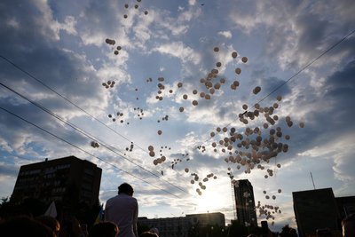 "Марш подяки": фоторепортаж з ходи випускників у Черкасах "Марш подяки": фоторепортаж з ходи випускників у Черкасах