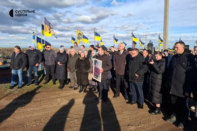Захищав країну без зброї: на Одещині попрощались із загиблим бойовим медиком Захищав країну без зброї: на Одещині попрощались із загиблим бойовим медиком