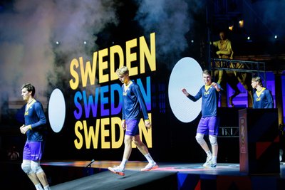 Волейболісти Швеції виходять на матч проти Італії на чемпіонаті Європи-2026 Волейболісти Швеції виходять на матч проти Італії на чемпіонаті Європи-2026