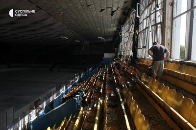 Вибиті вікна, пошкоджено фасад та трибуни: який вигляд має Палац спорту в Одесі після атаки РФ Вибиті вікна, пошкоджено фасад та трибуни: який вигляд має Палац спорту в Одесі після атаки РФ
