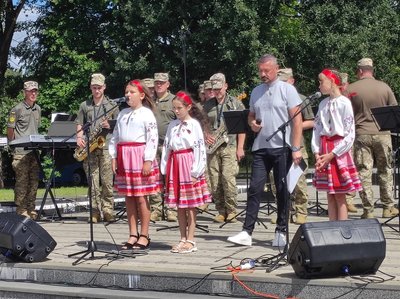 Алея Слави в Луках: на Житомирщині вшанували пам’ять шести загиблих Героїв Алея Слави в Луках: на Житомирщині вшанували пам’ять шести загиблих Героїв