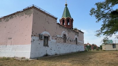 розбита церква прифронтове село евакуація люди життя руйнування окупація деокупація книгозбірня Новоселівка Лиманська громада Донецька область 28 серпня 2024 року розбита церква прифронтове село евакуація люди життя руйнування окупація деокупація книгозбірня Новоселівка Лиманська громада Донецька область 28 серпня 2024 року