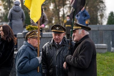 Вшанування Героїв Небесної Сотні на Личаківському цвинтарі, 21 листопада 2024 Вшанування Героїв Небесної Сотні на Личаківському цвинтарі, 21 листопада 2024