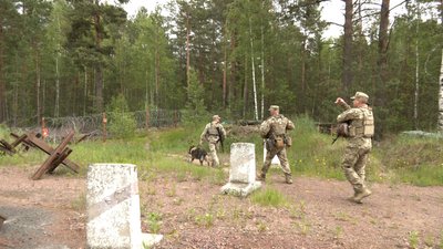 "Хто перетне межу — там і залишиться": що відбувається на кордоні з Білоруссю на Житомирщині "Хто перетне межу — там і залишиться": що відбувається на кордоні з Білоруссю на Житомирщині