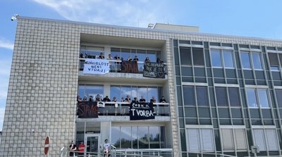 У Празі страйкують працівники чеського суспільного мовника проти змін у фінансуванні У Празі страйкують працівники чеського суспільного мовника проти змін у фінансуванні
