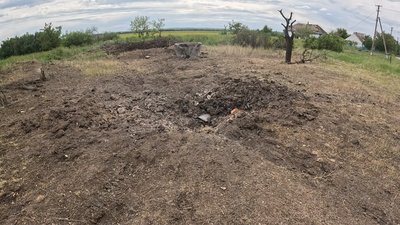 "Смерть мене і там знайде". Як мешканці прифронтових Романків живуть у "червоній зоні" та чому не евакуюються "Смерть мене і там знайде". Як мешканці прифронтових Романків живуть у "червоній зоні" та чому не евакуюються