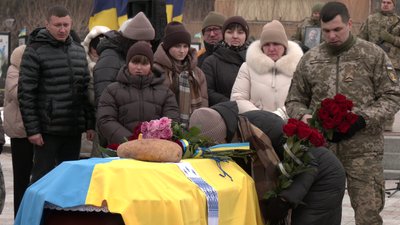 Із солдатом Василем Степанюком попрощались у Рівному Із солдатом Василем Степанюком попрощались у Рівному