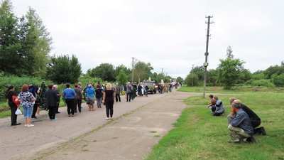 У Ріпкинській громаді на Чернігівщині попрощалися з захисником Володимиром Позняком У Ріпкинській громаді на Чернігівщині попрощалися з захисником Володимиром Позняком