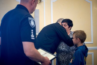 "За оборону України": у Черкасах посмертно нагородили поліцейських "За оборону України": у Черкасах посмертно нагородили поліцейських
