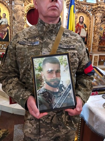 У Полтаві попрощались із полеглим солдатом Максимом Міщенком