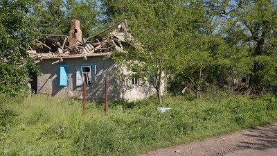 "Мене вкинуло хвилею назад у коридор": жителька села на Кіровоградщині про нічний обстріл "Мене вкинуло хвилею назад у коридор": жителька села на Кіровоградщині про нічний обстріл