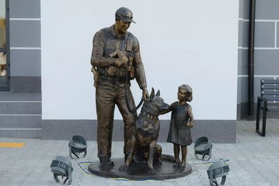 Собаки допомагатимуть правоохоронцям і ветеранам: на Київщині відкрився кінологічний центр